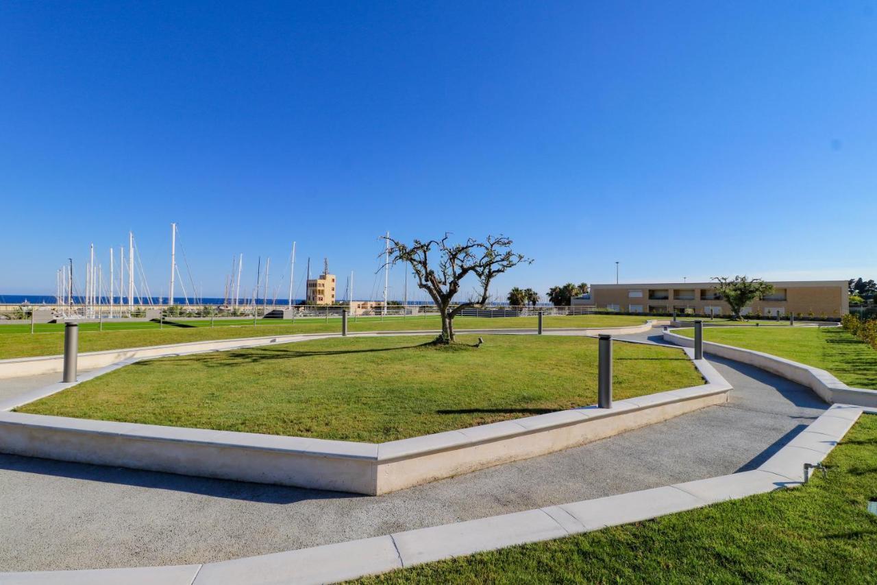 Апартаменты H11 Luxury 9A - Porto - Piscina - Jacuzzi Санто-Стефано-аль-Мар Экстерьер фото
